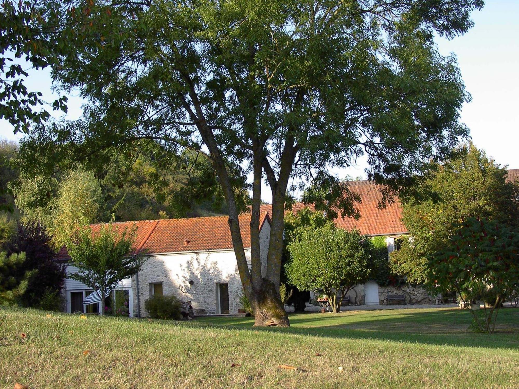 Bed and Breakfast Domaine Du Moulin De L'Etang Chatillon-sur-Marne Экстерьер фото